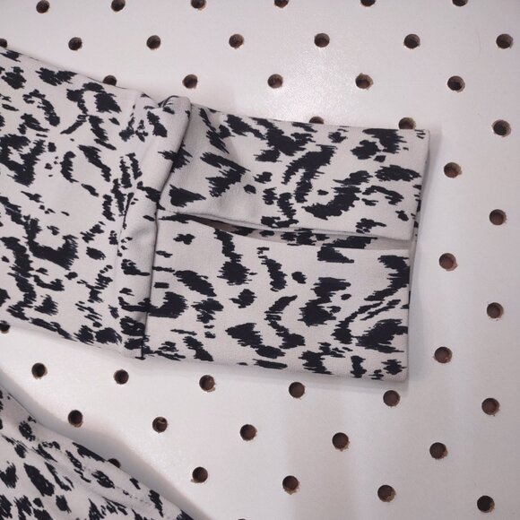 Simpli High Neckline, Poly Spandex Blouse, Size 4 - Picture 3 of 8